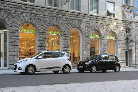 Hyundai i10 blue 1.0 Trend, VW 1.0 high up,