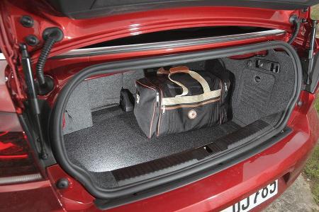 BMW 120i Cabrio, VW Golf Cabrio 1.4 TSI, Laderaum, Kofferraum
