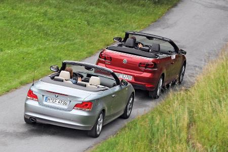 BMW 120i Cabrio, VW Golf Cabrio 1.4 TSI, Seitenansicht, Dach offen, Heck