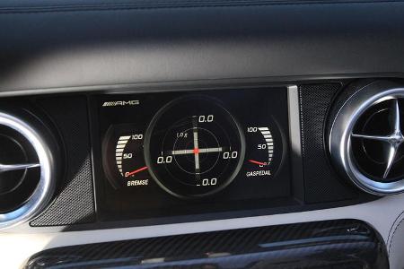 Mercedes SLS AMG Roadster, Display, Längs-Querdynamik