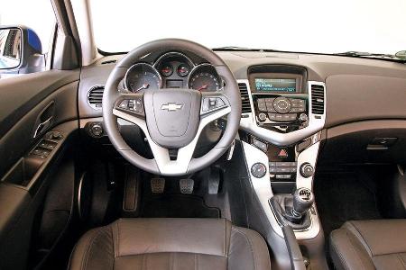 Chevrolet Cruze 2.0 LTZ, Cockpit, Lenkrad