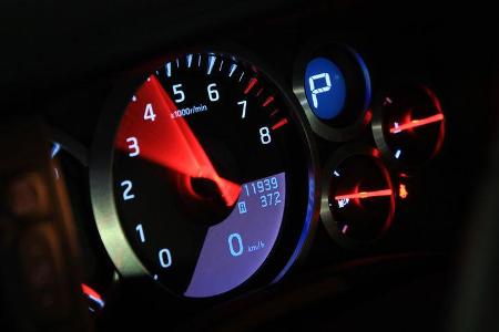 Nissan GT-R, Tacho