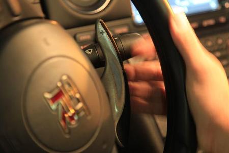 Nissan GT-R, Lenkrad