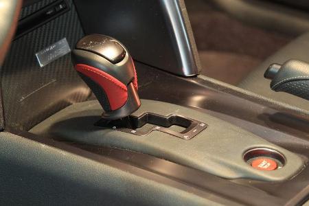 Nissan GT-R, Schaltknauf