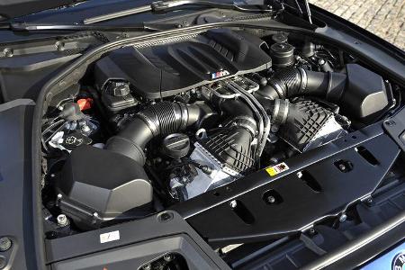 BMW M5, Motor