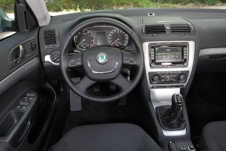 Skoda Octavia 1.6 LPG, Cockpit