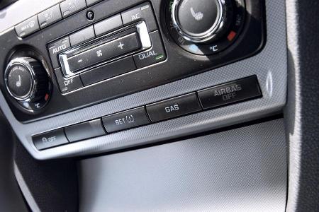 Skoda Octavia 1.6 LPG, Detail, Radio