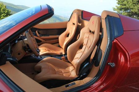 Ferrari 458 Spider, Fahrersitz, Sitze