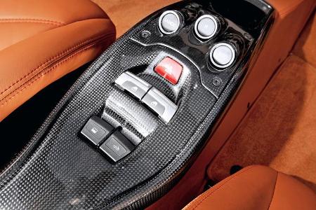 Ferrari 458 Spider, Mittelkonsole