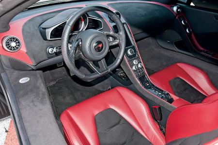 McLaren MP4-12C, Cockpit