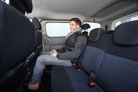 Nissan NV 200 Evalia dCi 110, Rckbank, Beinfreiheit