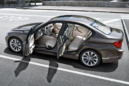 Je nach Motorisierung werden für die Modern Line zwischen 1.250 und 1.900 Euro Aufpreis fällig. Der Modern Line-Innenraum is...