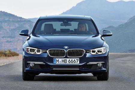 Wer seinem 3er einen eher elegant-luxuriösen Grundton mitgeben möchte, wählt die Luxury Line. Hier prägen Elemente aus Chrom...