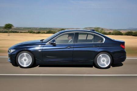 Wie bei der Sport Line sind die B-Säule und Fensterführungssteg in Hochglanz schwarz gehalten. Ebenfalls zur Luxury Line zäh...