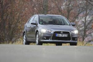 Mitsubishi Lancer Sportback 1.6 XTRA, Front