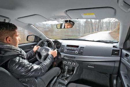 Nissan Lancer Sportback 1.6 XTRA, Cockpit