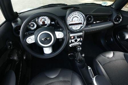 Mini One Cabrio, Cockpit