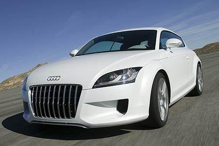 Der Audi Shooting Brake schlägt die Brücke zwischen Dynamik und Nutzwert: vorn TT, hinten Kombi, mit Platz für zwei Personen...