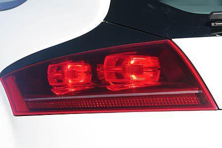 In seinen Genen trägt der weiße Audi bereits die technischen Inhalte der nächsten TT-Generation.