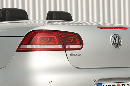 VW EOS 1.4 TSI, Heck, Detail, Emblem, Rücklichter