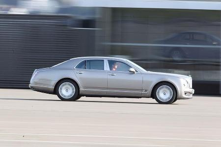 Bentley Mulsanne, Fahrt, Seitenansicht