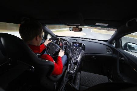 02/2014 Opel Astra OPC Extreme Fahrbericht