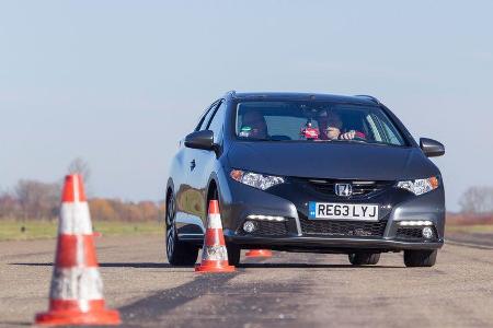 Honda Civic Tourer 1.6 i-DTEC, Frontansicht, Slalom