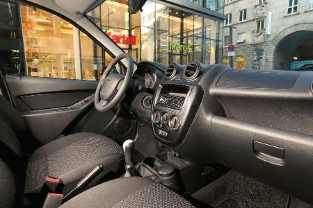 Lada Granta, Cockpit