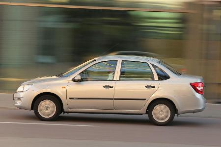 Lada Granta, Seitenansicht