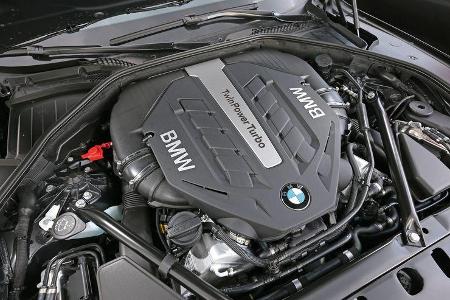 BMW 750Li, Motor