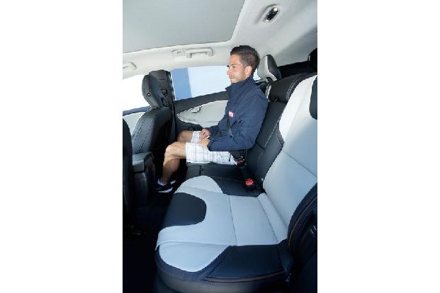 Volvo V40 Cross Country T4 AWD Summum, Rcksitz, Beinfreiheit