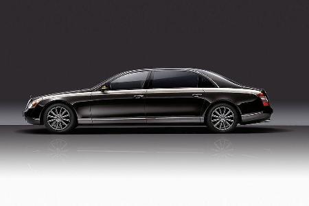 Die aufwändige Lackierung macht schon von außen klar, dass sich der Luxus der Maybach-Fahrzeuge nochmals steigern lässt.