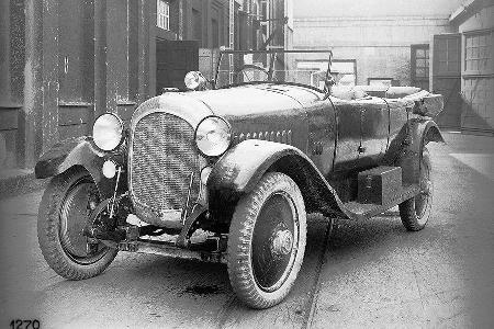 Maybach Typ W 1: Erster Versuchswagen auf einem Mercedes-Chassis (1919).