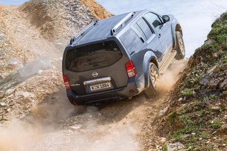 Nissan Pathfinder 2.5 dCi, Heckansicht