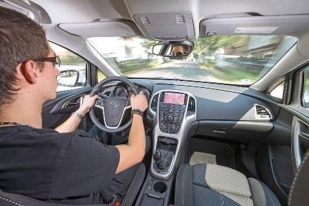 Opel Astra 1.6 SIDI Turbo, Cockpit, Fahrersicht