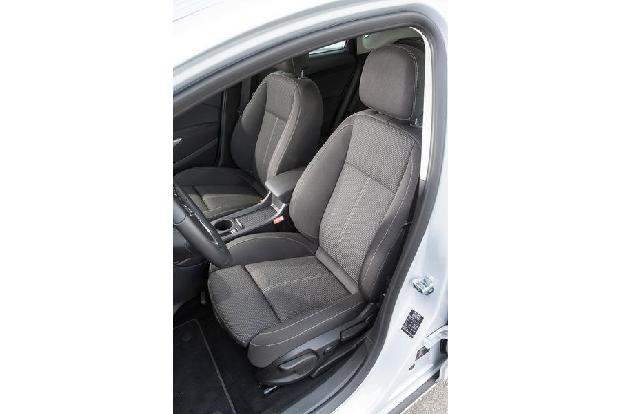 Opel Astra 1.6 SIDI Turbo, Fahrersitz
