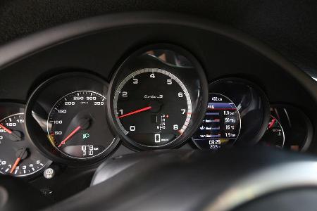 Porsche 911 Turbo S, Rundinstrumente