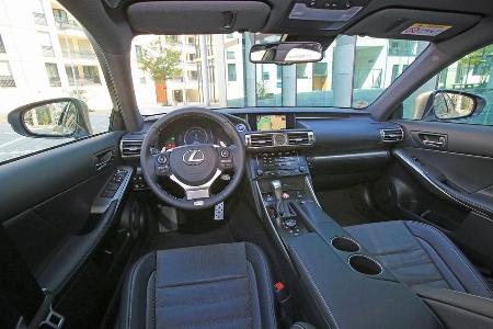 Lexus IS 300h, Cockpit, Lenkrad