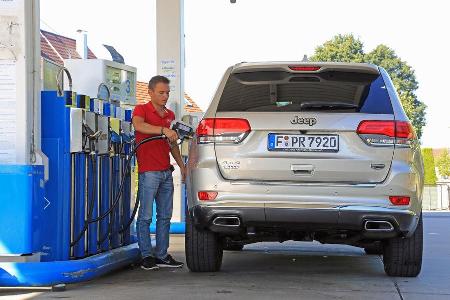 Jeep Grand Cherokee 3.0 CRD, Tankstelle