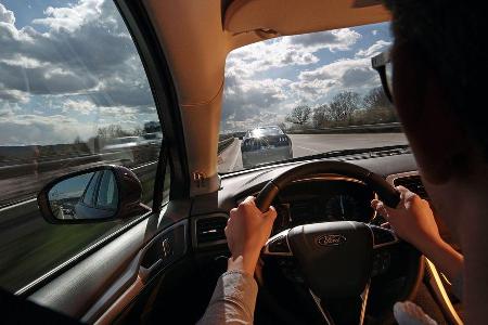 Ford Mondeo 1.0 Ecoboost, Ford Mustang 5.0 Ti-VCT V8