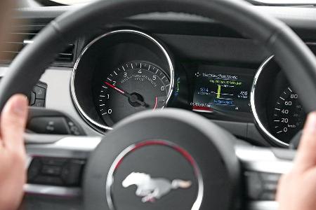 Ford Mustang 5.0 Ti-VCT V8, Rundinstrumente