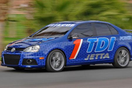 Bereits im letzten Jahr stellte VW auf der SEMA die Cup-Edition des Jetta mit Dieselantrieb vor.