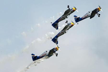 Kunstflug - Red Bull