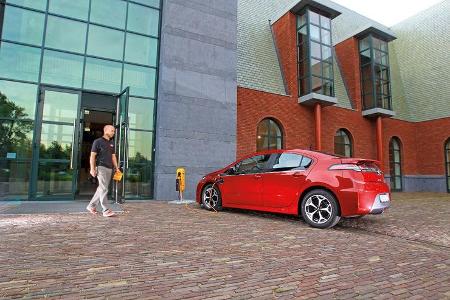 Opel Ampera, Rückansicht, Seite