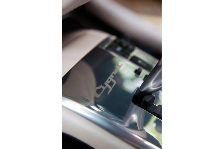 Aston Martin Cygnet, Detail, Schriftzug, Emblem