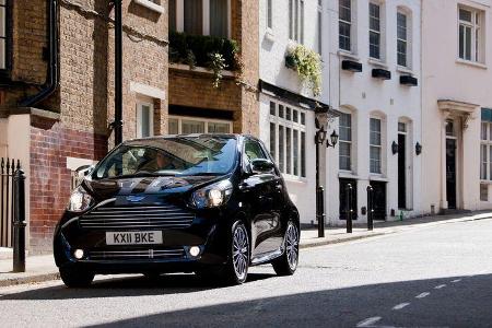Aston Martin Cygnet, Frontansicht, Licht an