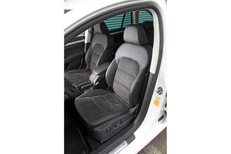 Skoda Superb Combi 2.0 TDI, Fahrersitz