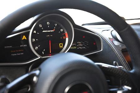 McLaren MP4-12C, Innenraum, Cockpit, Tacho