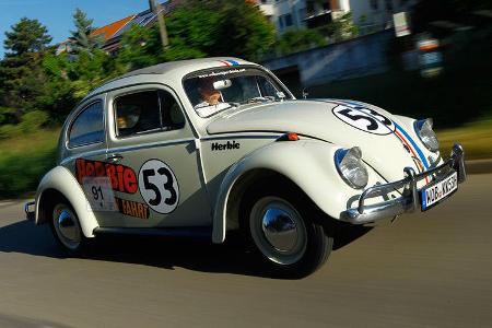 VW Käfer, Herbie, Renndesign, Frontansicht, Stadtfahrt