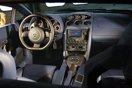 Sein sachlich-aufgeräumtes Cockpit bietet dem Piloten ideale Arbeitsbedingungen